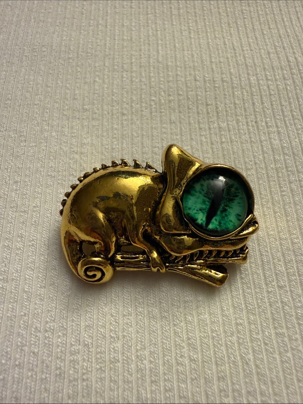 Vintage inspired Brooches Gold Chameleon Brooch with Green Glass Eye